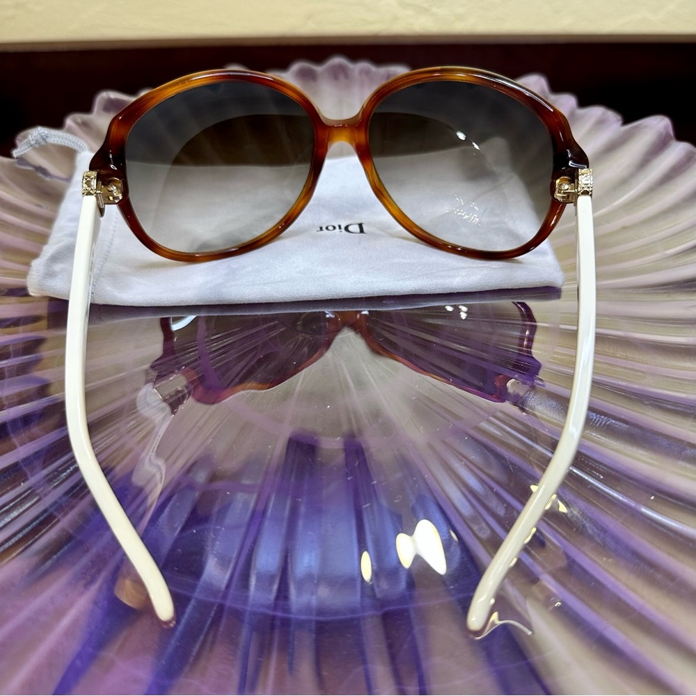 Authentic Christian Dior Model 1 Sunglasses - Picture 4 of 10